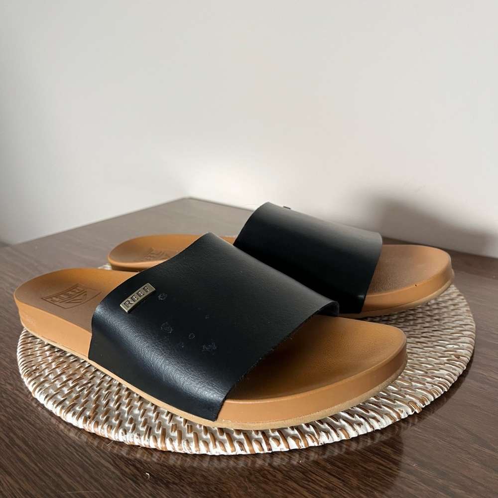 Reef black/natural cushion sandals